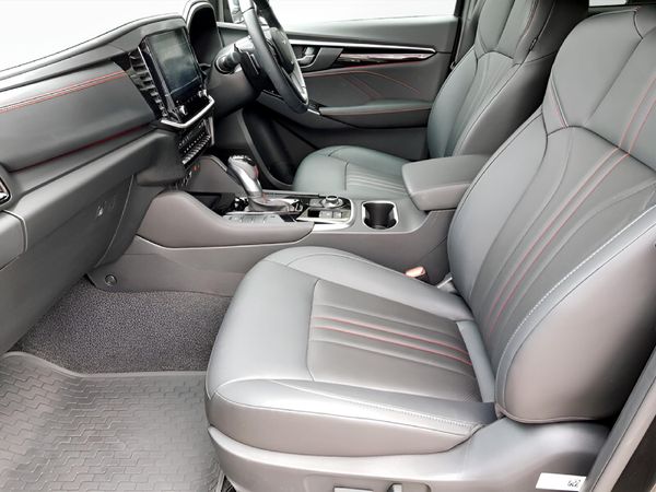 2026-Isuzu-Mu-x-30D-Onyx-XT-4x4-Auto image:10