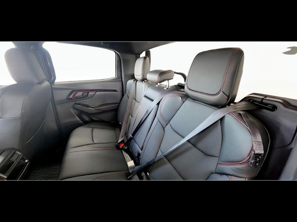 2026-Isuzu-D-Max-19-DDI-HR-X-Rider-Double-Cab image:17