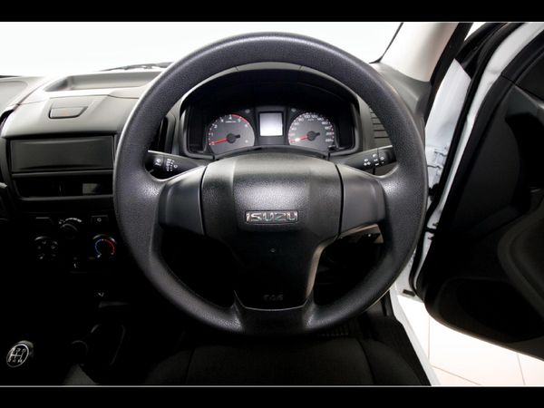 2026-Isuzu-D-Max-250C-Fleetside-Single-Cab image:13