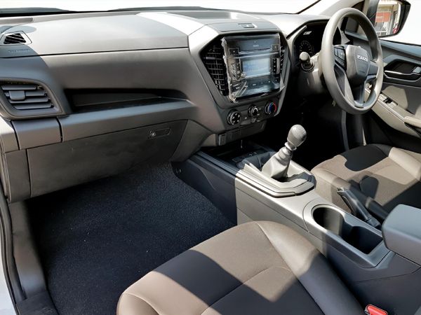 2026-Isuzu-D-Max-19-DDI-HR-L-Extended-Cab image:12