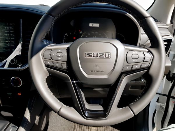 2026-Isuzu-Mu-x-30D-LS-4x4-Auto image:12