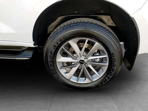 2026-Isuzu-Mu-x-30D-LS-4x4-Auto image:5