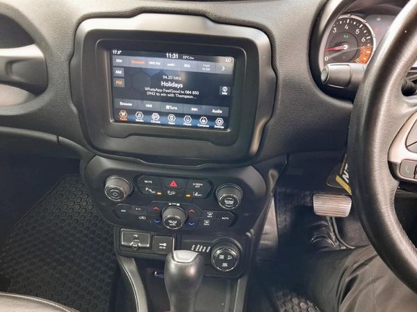 2021-Jeep-Renegade-24-Trailhawk-AWD-Auto image:10