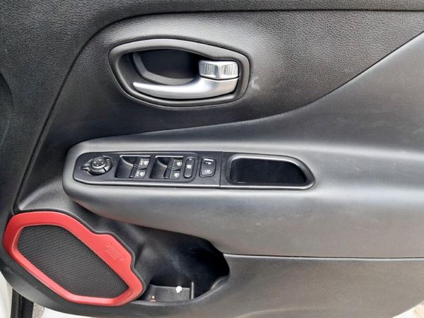 2021-Jeep-Renegade-24-Trailhawk-AWD-Auto image:17