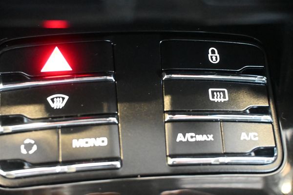2012-Porsche-Cayenne-30D-Gen-II-TDi-8-SPD-Multi-Tronic-Auto-Off-Road image:10
