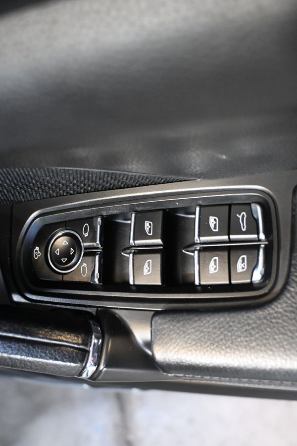 2012-Porsche-Cayenne-30D-Gen-II-TDi-8-SPD-Multi-Tronic-Auto-Off-Road image:16
