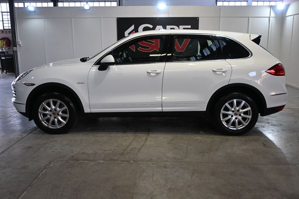 2012-Porsche-Cayenne-30D-Gen-II-TDi-8-SPD-Multi-Tronic-Auto-Off-Road image:21