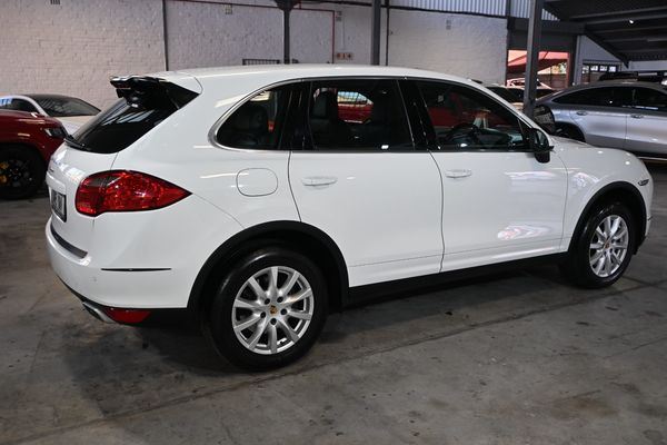 2012-Porsche-Cayenne-30D-Gen-II-TDi-8-SPD-Multi-Tronic-Auto-Off-Road image:3