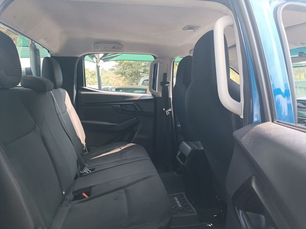 2022-Isuzu-D-Max-19-DDI-HR-L-Double-Cab image:12