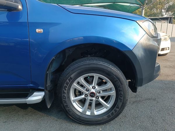 2022-Isuzu-D-Max-19-DDI-HR-L-Double-Cab image:7