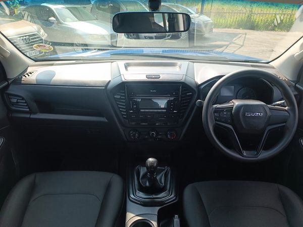 2022-Isuzu-D-Max-19-DDI-HR-L-Double-Cab image:8