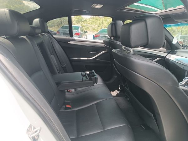 2013-BMW-5-Series-520d-M-Sport-Auto image:13
