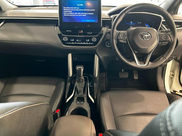 2025-Toyota-Corolla-Cross-18-XS image:11
