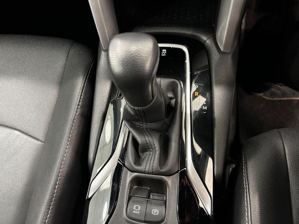 2025-Toyota-Corolla-Cross-18-XS image:15