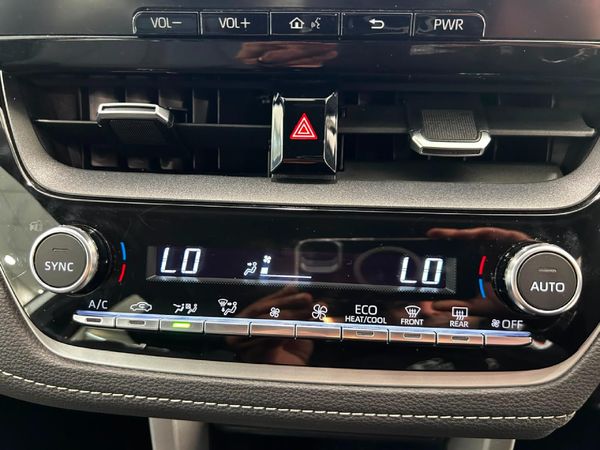 2025-Toyota-Corolla-Cross-18-XS image:16