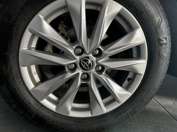 2025-Toyota-Corolla-Cross-18-XS image:8