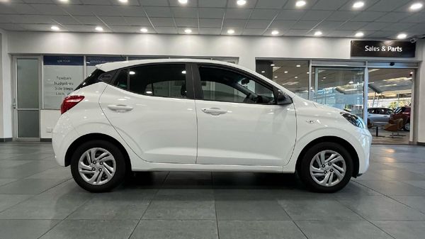 2021-Hyundai-Grand-i10-10-Motion image:4