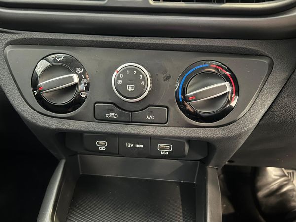 2025-Hyundai-Grand-i10-12-Motion-Auto image:16
