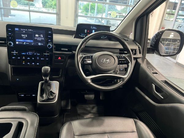 2025-Hyundai-Staria-22d-Executive-Auto-11-Seat image:19