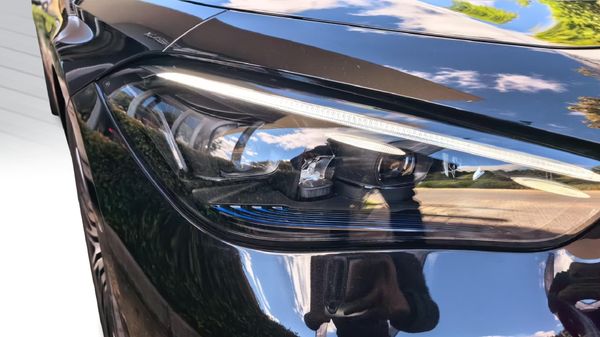 2026-Mercedes-Benz-CLE-300-4Matic-coupe-AMG-Line image:17