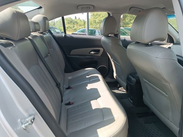 2015-Chevrolet-Cruze-20d-LT-Auto image:10