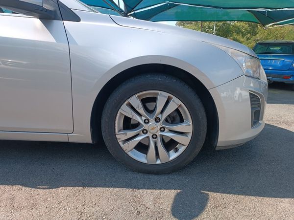 2015-Chevrolet-Cruze-20d-LT-Auto image:4