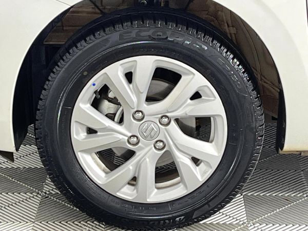 2025-Suzuki-Swift-12-GL image:4