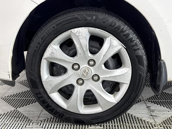 2013-Hyundai-i10-11-GLS-Motion image:4