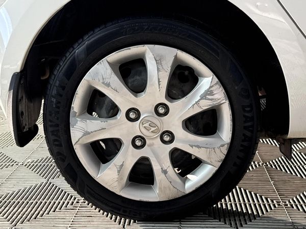 2013-Hyundai-i10-11-GLS-Motion image:7