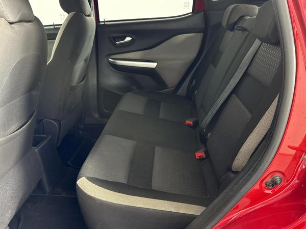 2024-Nissan-Magnite-10-Acenta-AMT image:3
