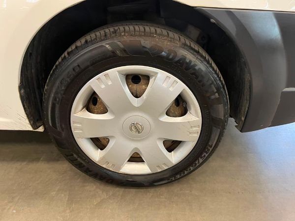 2019-Nissan-NP200-16-AC-Safety-Pack image:8