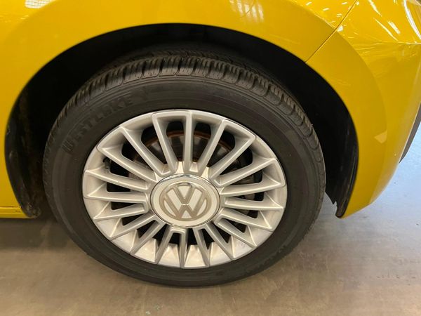 2018-Volkswagen-Up-Move-Up-10-5-dr image:8