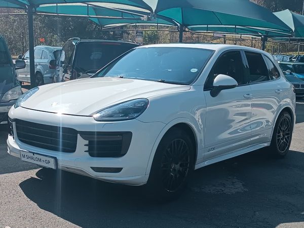 2017-Porsche-Cayenne-GTS-Auto image:1