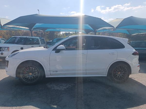 2017-Porsche-Cayenne-GTS-Auto image:2
