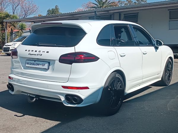 2017-Porsche-Cayenne-GTS-Auto image:4