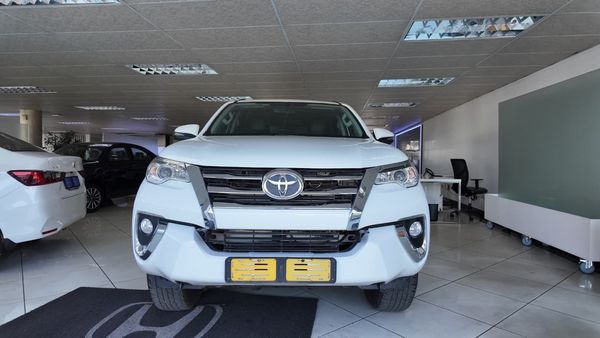 2019-Toyota-Fortuner-24-GD-6-Raised-Body-Auto image:3