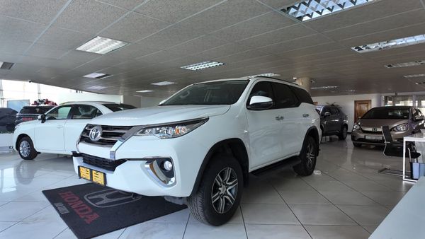 2019-Toyota-Fortuner-24-GD-6-Raised-Body-Auto image:4
