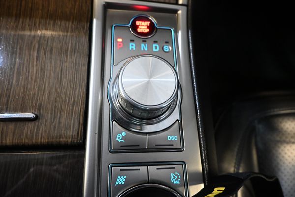 2010-Jaguar-XF-XFR-50-Supercharged-Sport-6-Speed-Shiftable-Auto image:12