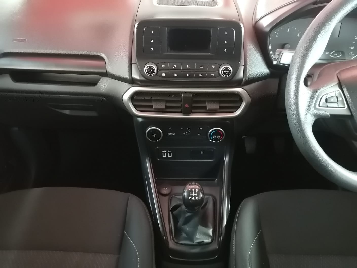 2018-Ford-EcoSport-15-TDCi-Ambiente image:12