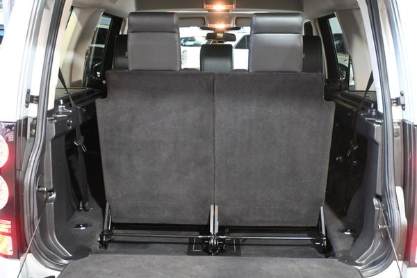 2015-Land-Rover-Discovery-4-30D-SDV6-SE-8-Speed-Multi-Tronic-7-Seater-4X4-FL image:14