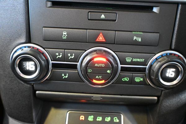 2015-Land-Rover-Discovery-4-30D-SDV6-SE-8-Speed-Multi-Tronic-7-Seater-4X4-FL image:22