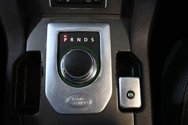 2015-Land-Rover-Discovery-4-30D-SDV6-SE-8-Speed-Multi-Tronic-7-Seater-4X4-FL image:24