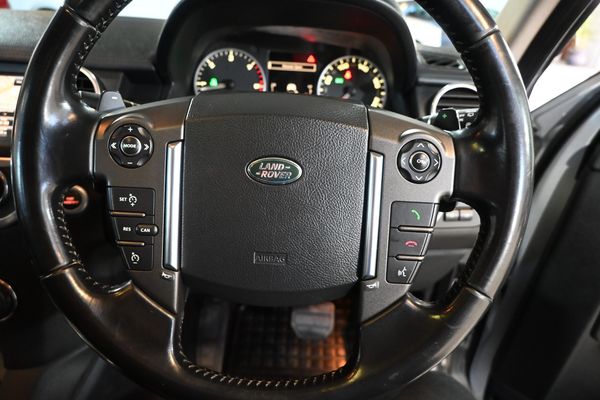 2015-Land-Rover-Discovery-4-30D-SDV6-SE-8-Speed-Multi-Tronic-7-Seater-4X4-FL image:28