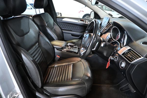 2017-Mercedes-AMG-GLE-Coupe-43-AMG-Sport-Bi-Turbo-9-Speed-Multi-Tronic image:17