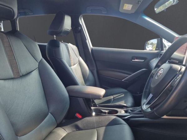 2025-Toyota-Corolla-Cross-18-XS image:9