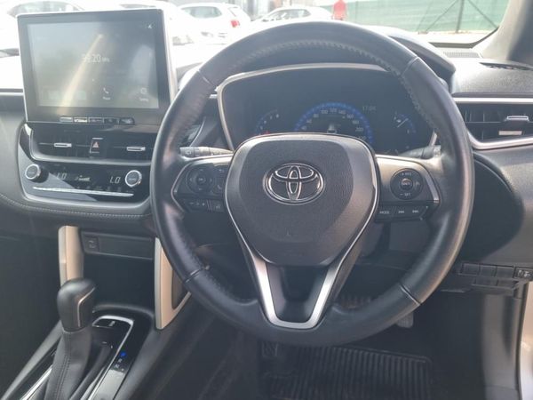 2025-Toyota-Corolla-Cross-18-XS image:17