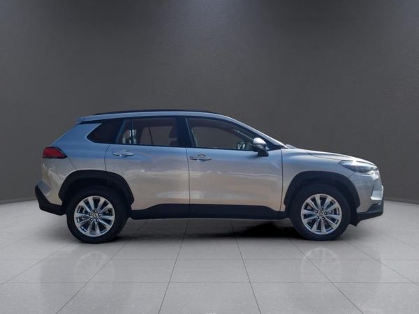 2025-Toyota-Corolla-Cross-18-XS image:7