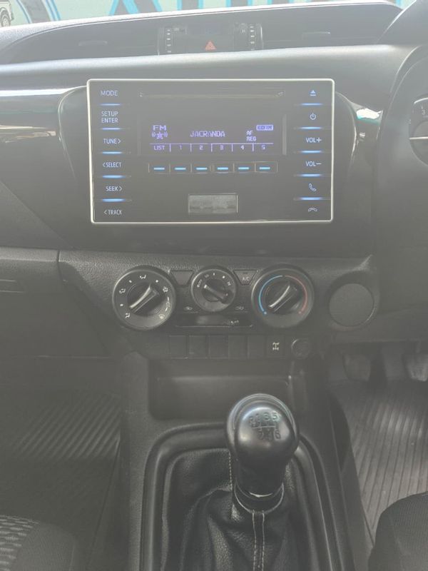 2020-Toyota-Hilux-EXTENDED-CAB-RAISED-BODY-SRX-MANUAL image:11