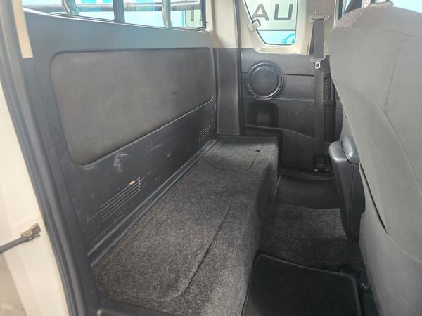 2020-Toyota-Hilux-EXTENDED-CAB-RAISED-BODY-SRX-MANUAL image:14