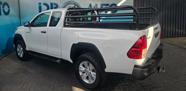 2020-Toyota-Hilux-EXTENDED-CAB-RAISED-BODY-SRX-MANUAL image:4